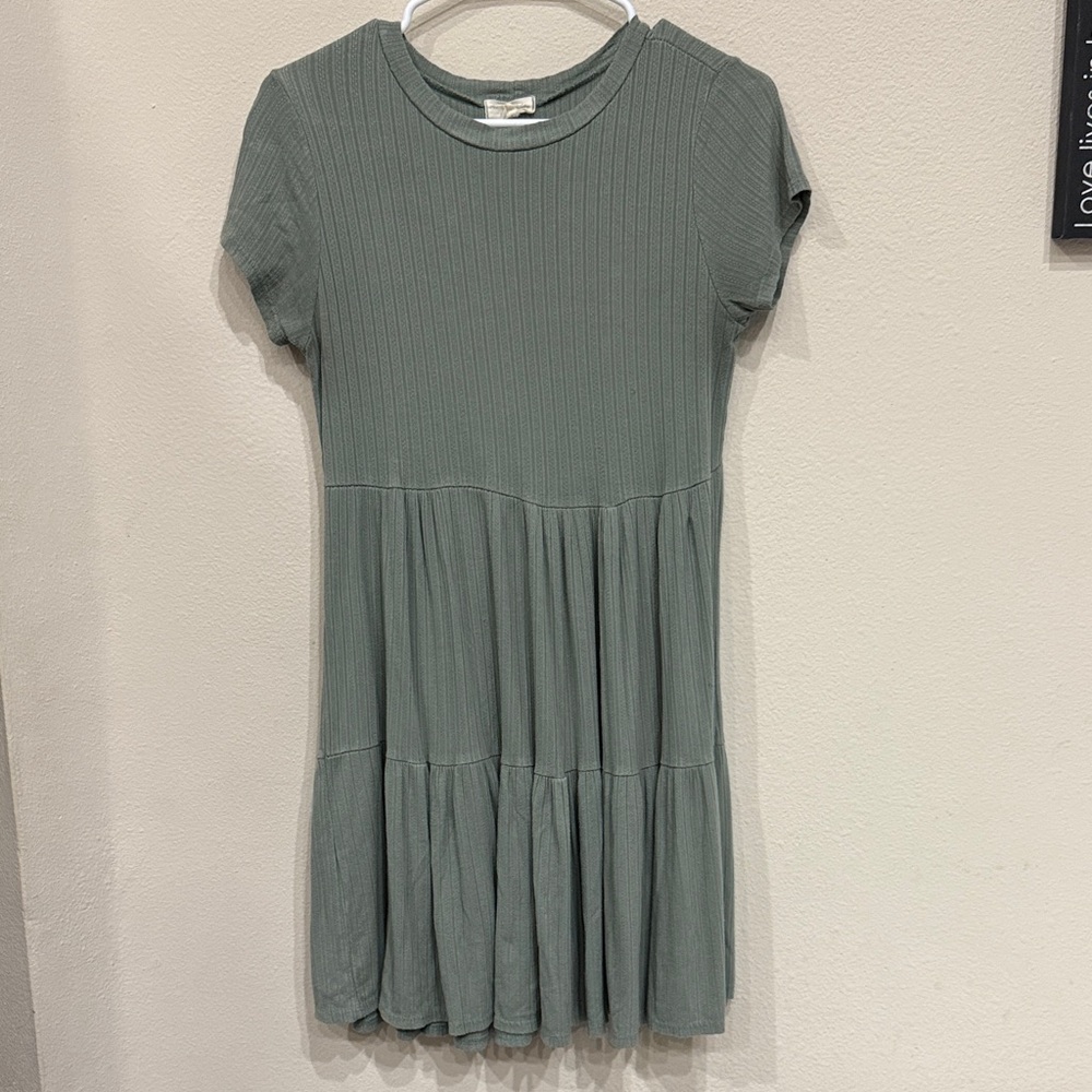 See You Monday Green Sage Dress Ribbed Size Medium Short Sleeve Round Neck